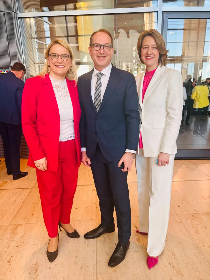 Christina Stumpp – Gruppenbild mit (bitte eintragen)
